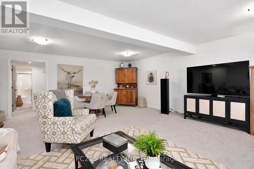 101 Kamal Drive, Sarnia, ON - Indoor Photo Showing Living Room