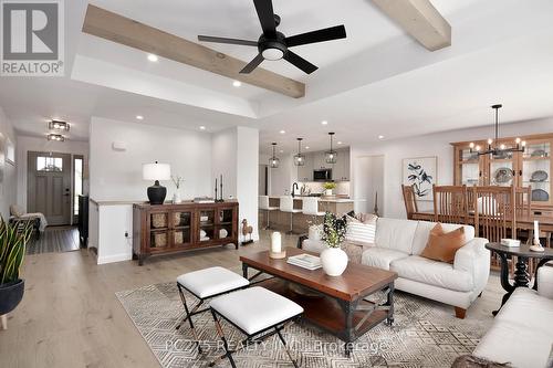 101 Kamal Drive, Sarnia, ON - Indoor Photo Showing Living Room