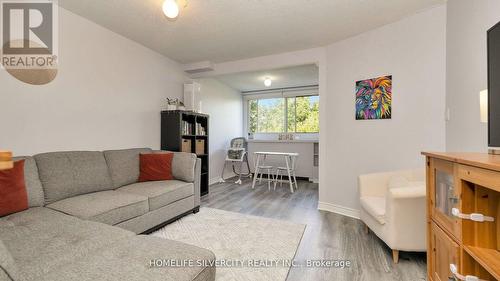 424 - 8351 Mclaughlin Road, Brampton, ON - Indoor Photo Showing Living Room