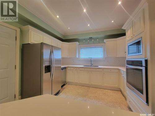 300 Main Street, Wilkie, SK - Indoor Photo Showing Kitchen