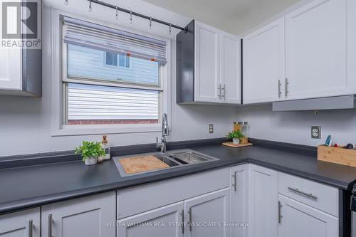 151 Milligan Street, Centre Wellington (Fergus), ON - Indoor Photo Showing Kitchen