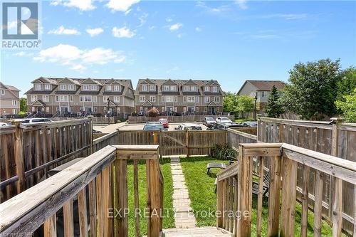 13B - 15 Carere Crescent, Guelph (Brant), ON - Outdoor