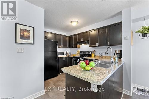 13B - 15 Carere Crescent, Guelph (Brant), ON - Indoor Photo Showing Kitchen With Double Sink