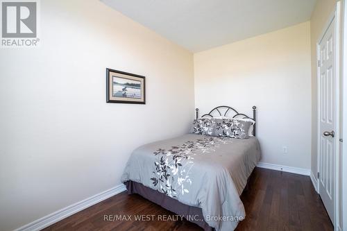 4422 Mann Street, Niagara Falls (Chippawa), ON - Indoor Photo Showing Bedroom