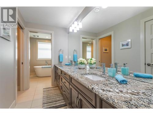 1420 Pinot Noir Drive, West Kelowna, BC - Indoor Photo Showing Bathroom