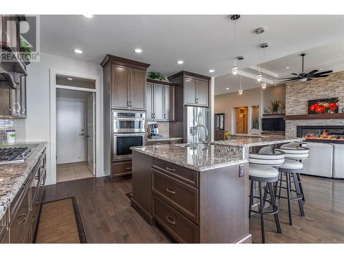 1420 Pinot Noir Drive, West Kelowna, BC - Indoor Photo Showing Kitchen With Stainless Steel Kitchen With Upgraded Kitchen