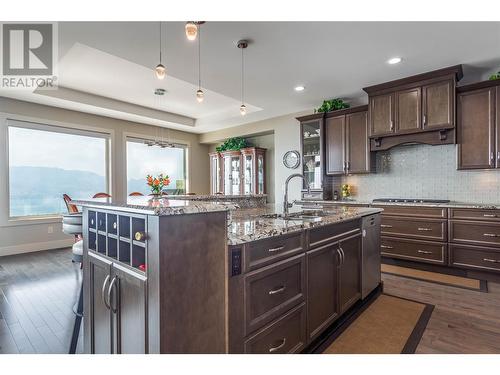 1420 Pinot Noir Drive, West Kelowna, BC - Indoor Photo Showing Kitchen With Upgraded Kitchen