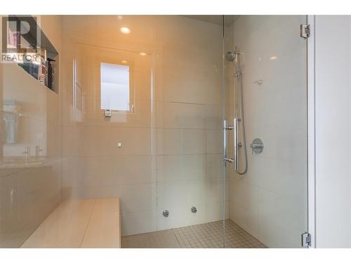 1420 Pinot Noir Drive, West Kelowna, BC - Indoor Photo Showing Bathroom