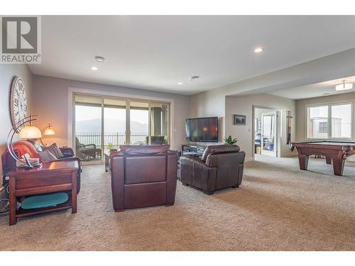 1420 Pinot Noir Drive, West Kelowna, BC - Indoor Photo Showing Living Room