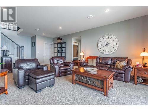 1420 Pinot Noir Drive, West Kelowna, BC - Indoor Photo Showing Living Room