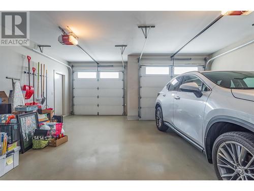 1420 Pinot Noir Drive, West Kelowna, BC - Indoor Photo Showing Garage