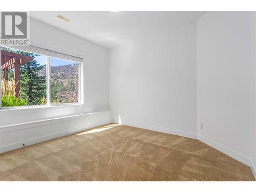 638 Long Ridge Drive, Kelowna, BC - Indoor Photo Showing Other Room