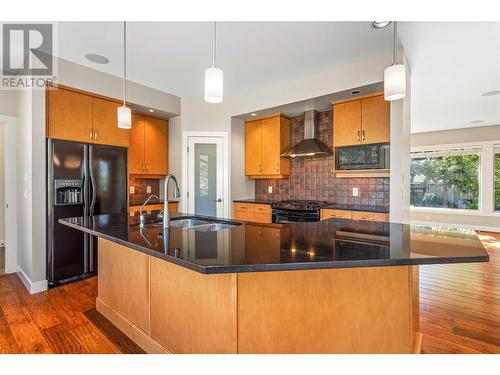 638 Long Ridge Drive, Kelowna, BC - Indoor Photo Showing Kitchen With Double Sink