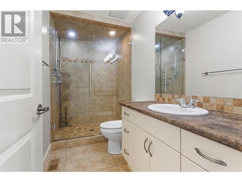 638 Long Ridge Drive, Kelowna, BC - Indoor Photo Showing Bathroom