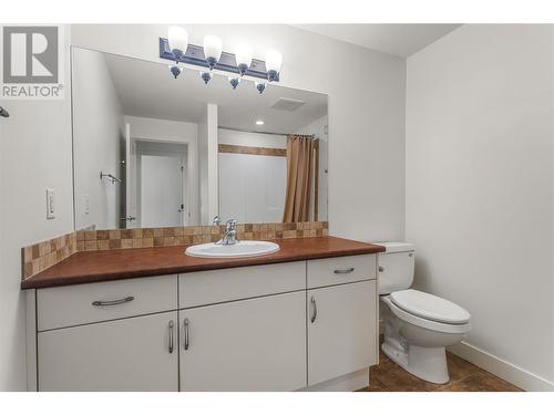 638 Long Ridge Drive, Kelowna, BC - Indoor Photo Showing Bathroom