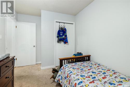 6814 Dalgliesh Drive, Regina, SK - Indoor Photo Showing Bedroom