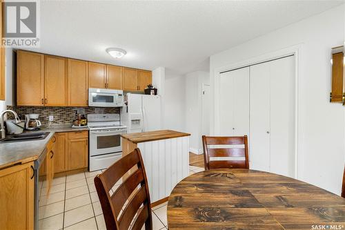 6814 Dalgliesh Drive, Regina, SK - Indoor Photo Showing Kitchen With Double Sink