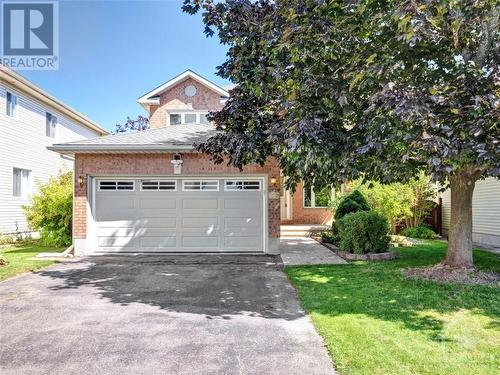 798 Foxwood Court, Ottawa, ON 