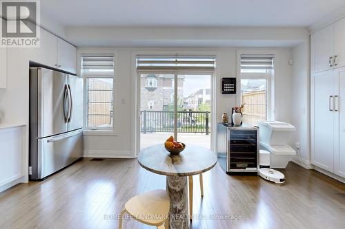 8B Parker Avenue, Richmond Hill (Oak Ridges), ON - Indoor Photo Showing Living Room