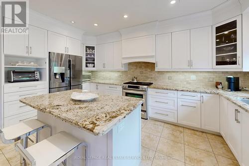 64 Woodland Hills Boulevard, Aurora, ON - Indoor Photo Showing Kitchen With Stainless Steel Kitchen With Upgraded Kitchen