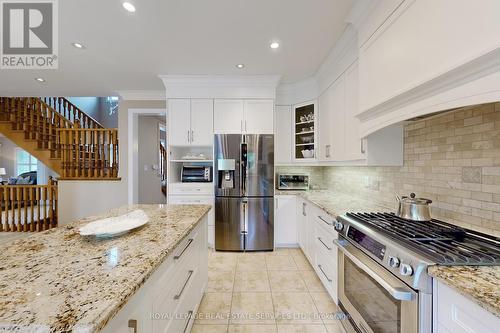 64 Woodland Hills Boulevard, Aurora, ON - Indoor Photo Showing Kitchen With Stainless Steel Kitchen With Upgraded Kitchen