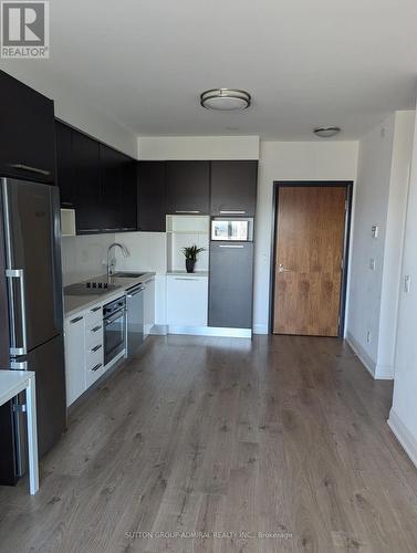 3804 - 36 Park Lawn Road, Toronto, ON - Indoor Photo Showing Kitchen