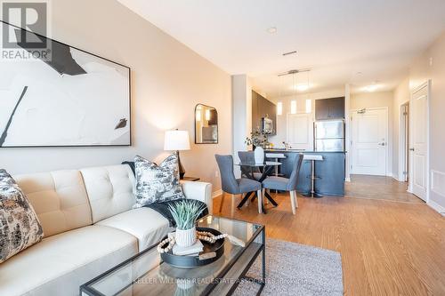 208 - 33 Whitmer Street, Milton (Scott), ON - Indoor Photo Showing Living Room