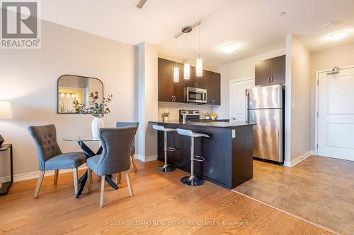 208 - 33 Whitmer Street, Milton (Scott), ON - Indoor Photo Showing Kitchen With Upgraded Kitchen