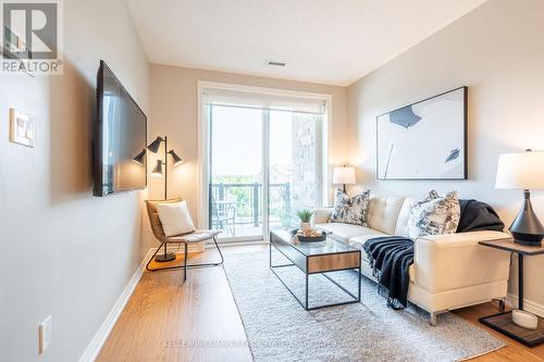 208 - 33 Whitmer Street, Milton (Scott), ON - Indoor Photo Showing Living Room