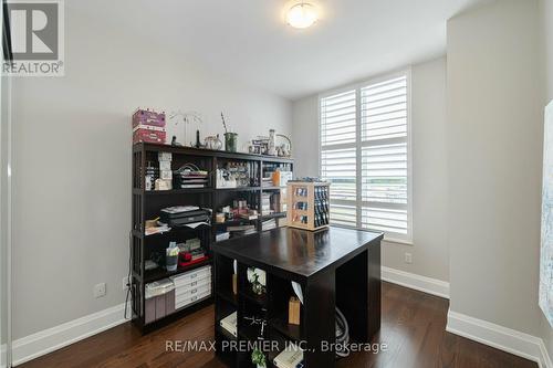 710 - 2480 Prince Michael Drive, Oakville (Iroquois Ridge North), ON - Indoor