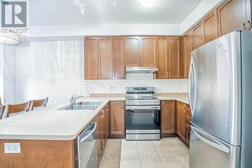 55 Naperton Drive, Brampton (Sandringham-Wellington), ON - Indoor Photo Showing Kitchen With Stainless Steel Kitchen With Double Sink