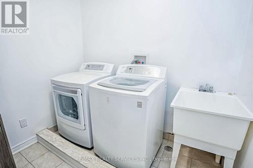 55 Naperton Drive, Brampton, ON - Indoor Photo Showing Laundry Room