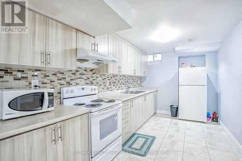 55 Naperton Drive, Brampton (Sandringham-Wellington), ON - Indoor Photo Showing Kitchen