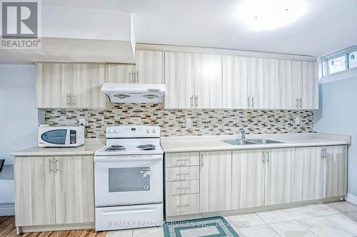 55 Naperton Drive, Brampton (Sandringham-Wellington), ON - Indoor Photo Showing Kitchen With Double Sink