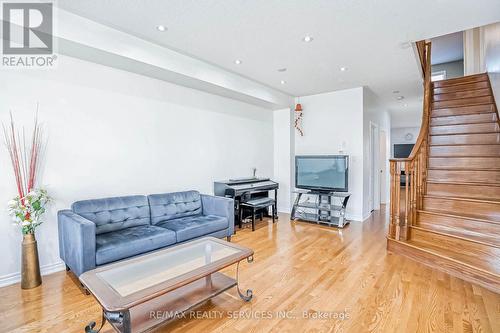 55 Naperton Drive, Brampton (Sandringham-Wellington), ON - Indoor Photo Showing Living Room