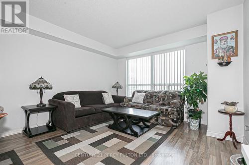 504 - 70 Town Centre Court, Toronto (Bendale), ON - Indoor Photo Showing Living Room