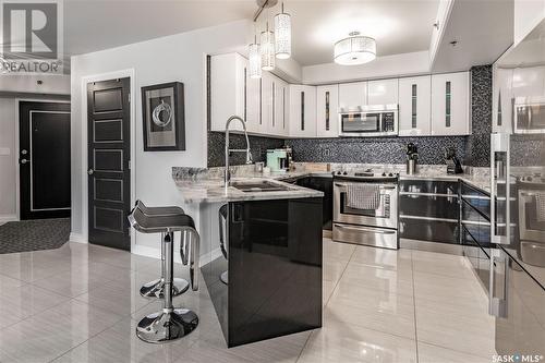 504 157 2Nd Avenue N, Saskatoon, SK - Indoor Photo Showing Kitchen With Upgraded Kitchen