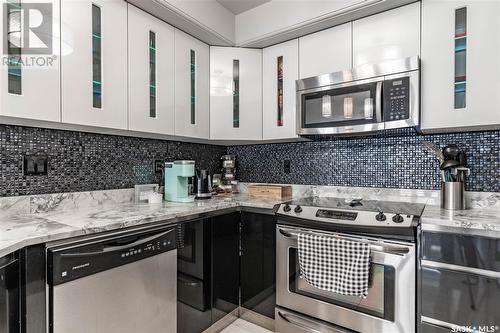 504 157 2Nd Avenue N, Saskatoon, SK - Indoor Photo Showing Kitchen With Stainless Steel Kitchen With Upgraded Kitchen