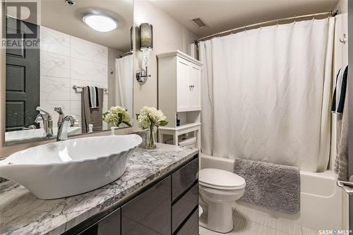 504 157 2Nd Avenue N, Saskatoon, SK - Indoor Photo Showing Bathroom