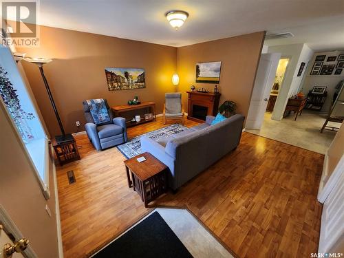 129 L Avenue S, Saskatoon, SK - Indoor Photo Showing Living Room