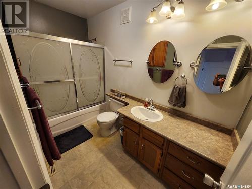 129 L Avenue S, Saskatoon, SK - Indoor Photo Showing Bathroom