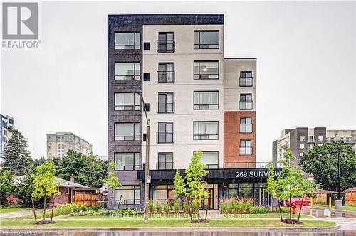 B05 - 269 Sunview Street, Waterloo, ON - Outdoor With Facade