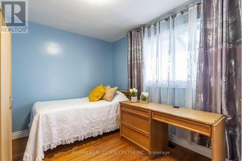 404 Queenston Road, Hamilton (Glenview), ON - Indoor Photo Showing Bedroom