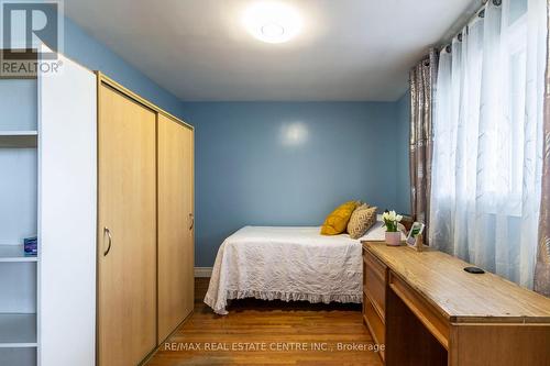 404 Queenston Road, Hamilton (Glenview), ON - Indoor Photo Showing Bedroom