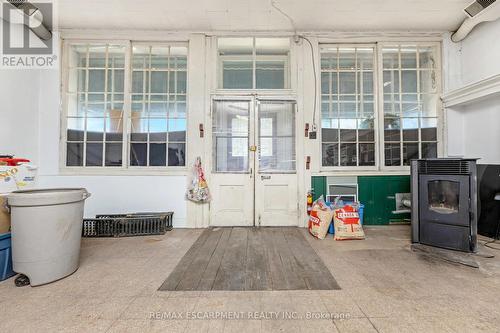 216 Barden Street, Guelph/Eramosa, ON - Indoor Photo Showing Laundry Room