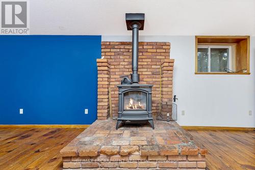 216 Barden Street, Guelph/Eramosa, ON - Indoor Photo Showing Living Room With Fireplace