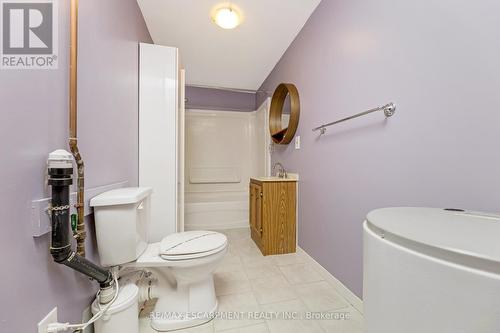 216 Barden Street, Guelph/Eramosa, ON - Indoor Photo Showing Bathroom