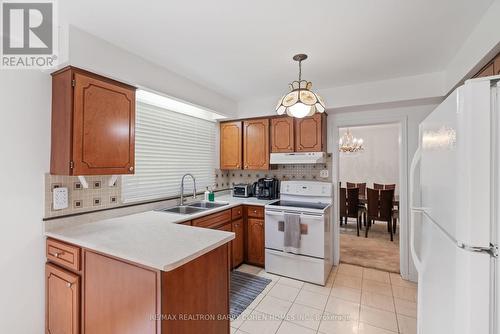 67 Snowcrest Avenue, Toronto (Bayview Woods-Steeles), ON - Indoor Photo Showing Kitchen With Double Sink