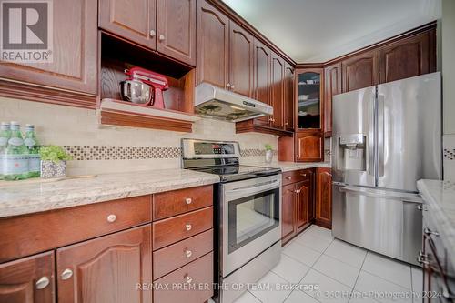 99 Gidleigh Park Crescent, Vaughan (Islington Woods), ON - Indoor Photo Showing Kitchen