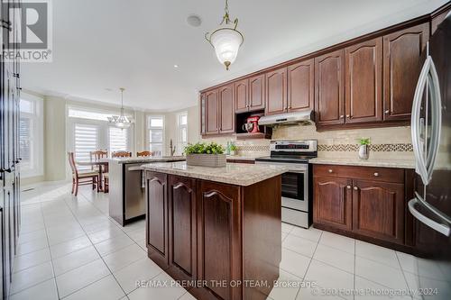 99 Gidleigh Park Crescent, Vaughan (Islington Woods), ON - Indoor Photo Showing Kitchen